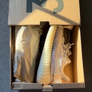 Adidas Yeezy Boost 350 V2 ‘Bone’ Sneakers